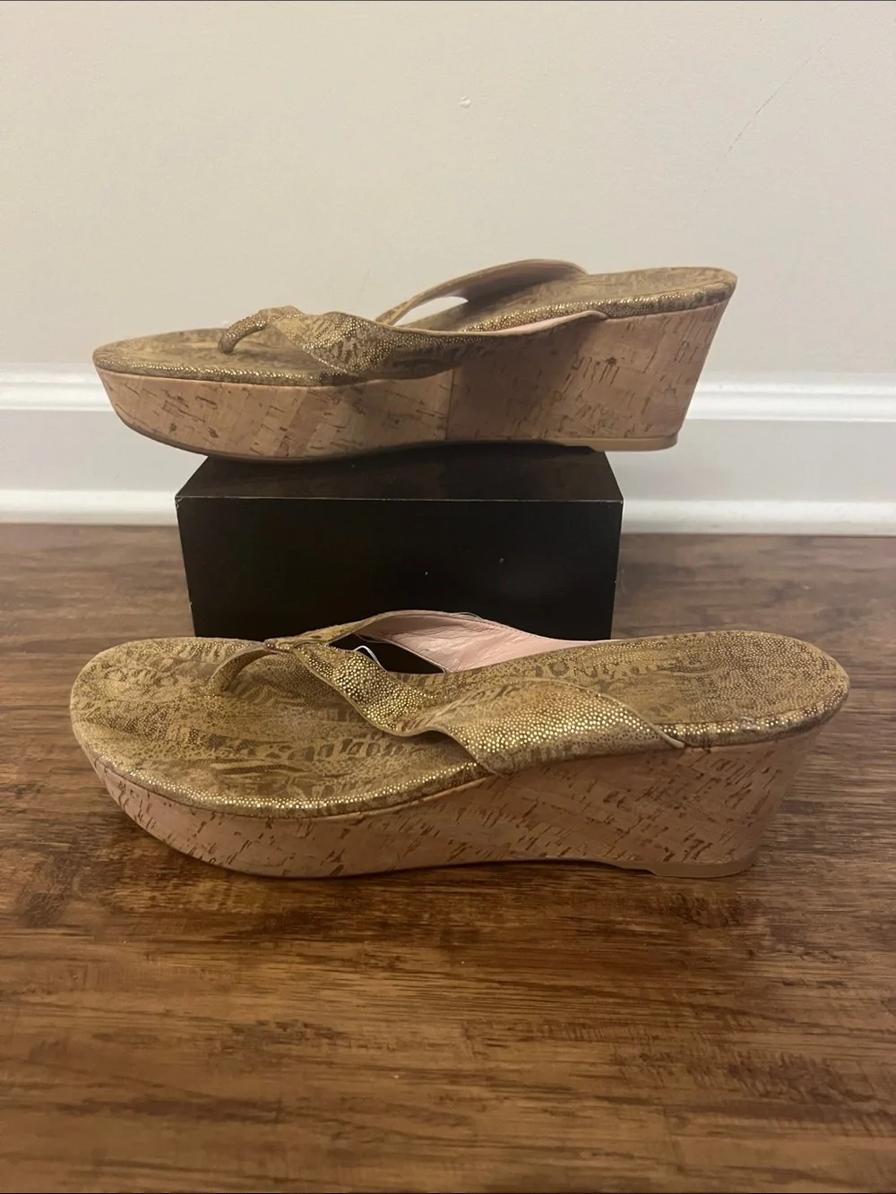 Stuart Weitzman Gold Cork Wedge Thong Sandals - Picture 7 of 10